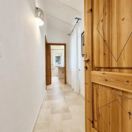 La Degli Artisti Baja Sardinia