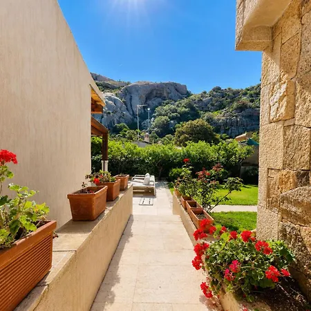 Villa La Degli Artisti Baja Sardinia