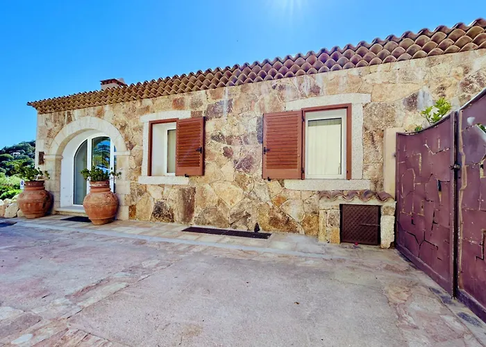 Villa La Degli Artisti Baja Sardinia